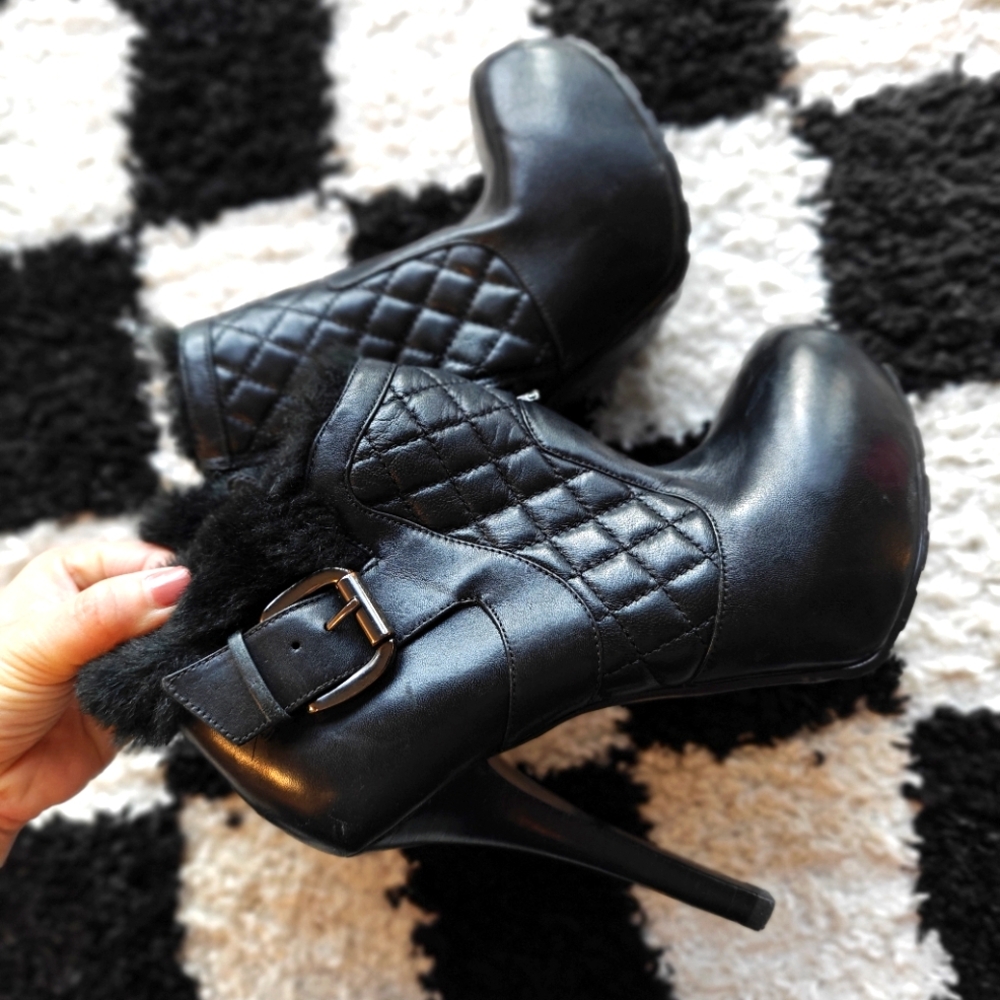 Guess Black Quilted Ankle Boots 7M